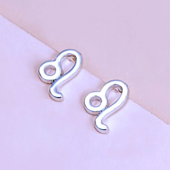 LEO Zodiac Silvertone Stud Earrings on Card NEW! 1123x2 - Picture 3 of 4